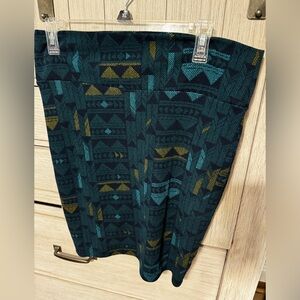 LuLaRoe pencil skirt, size small. Like new condition.